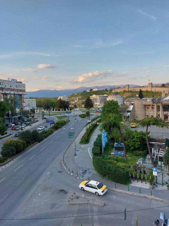 Home Apartment Luna Skopje Exterior foto
